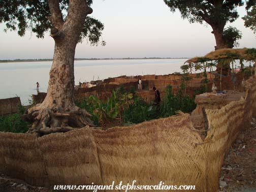 Gardens along the Niger Gardens along the Niger