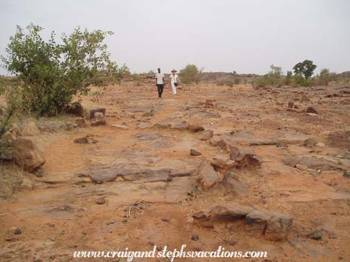 Bahini and Pam walking back from Ambara Kumbu Bahini and Pam walking back from Ambara Kumbu