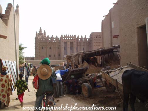 Approaching the Great Mosque, Djenne