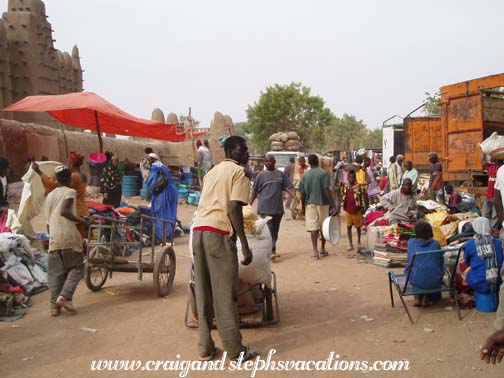 Monday market in front of the Great Mosque, Djenne