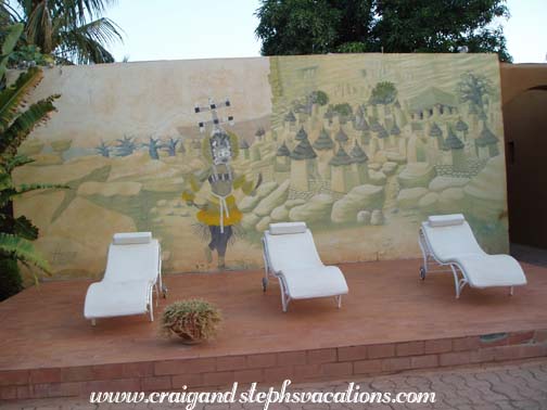 Dogon mural, Hotel Kanaga