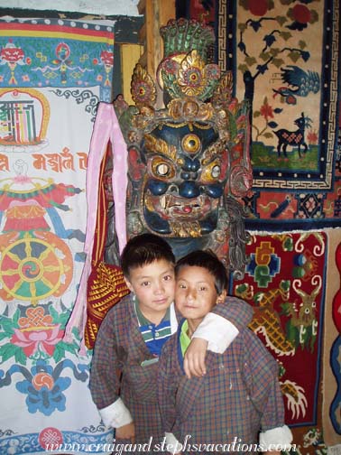 Boys at the Thogmey Yeshey handicraft shop Boys at the Thogmey Yeshey handicraft shop