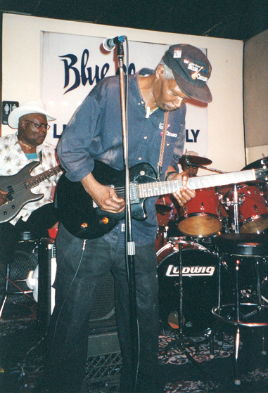 Johnny B. Moore, Blue Chicago