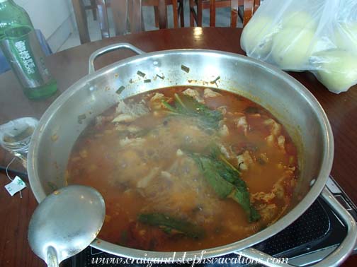 Sour spare rib hot pot in Gulong
