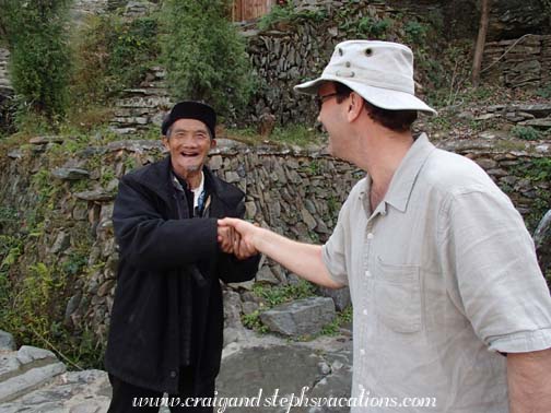 Craig making friends, Tang'an Dong Village