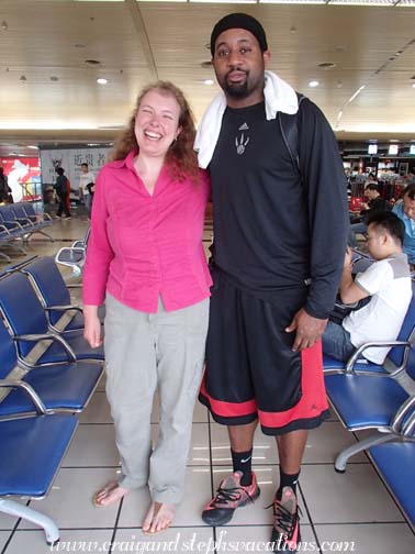 I'm not the tall one in this photo! With Hassan Adams at Guilin Airport