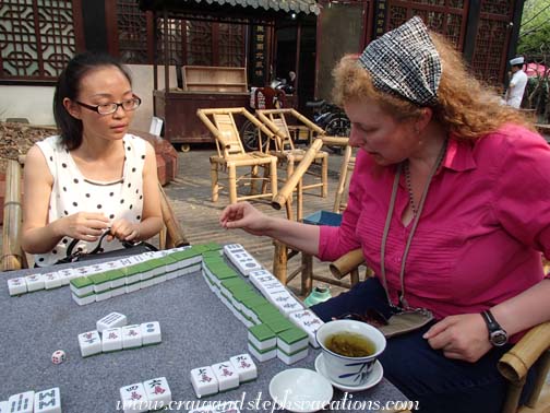 Learning to play mah jong at Heming Tea House at People's Park