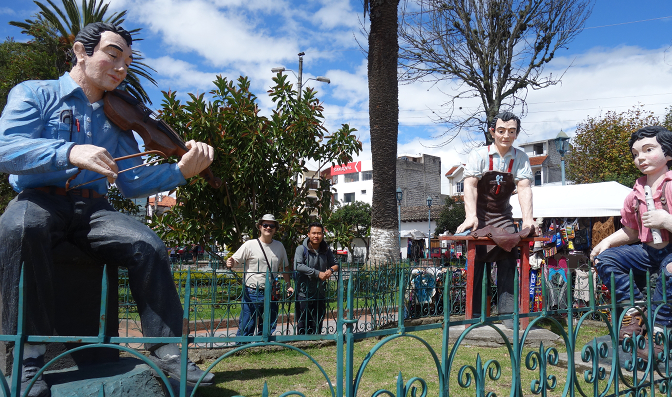 Statues of the cultural legacy of Cotacachi: music and leatherwork