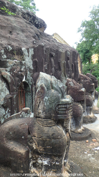 Leogryphs guard the Phowin Taung caves