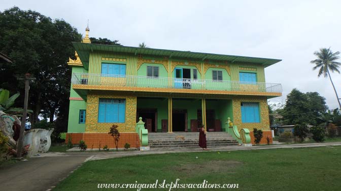 Building next door to Kann Monastery