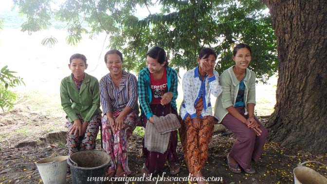 Young ladies in Kann Village