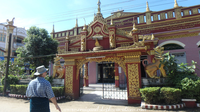 Entering the Buddhist temple Entering the Buddhist temple