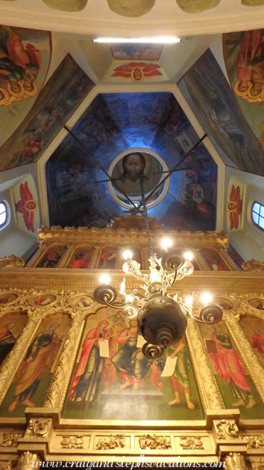 Ceiling mural and iconostasis icons, St. Basil's Cathedral