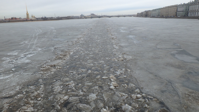 Icebreaker trail in the Neva River