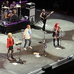 2022-09-30 The B-52's with KC and the Sunshine Band
