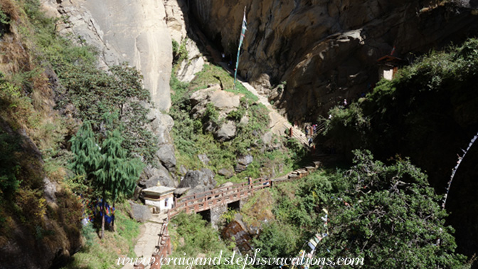 Approaching the footbridge