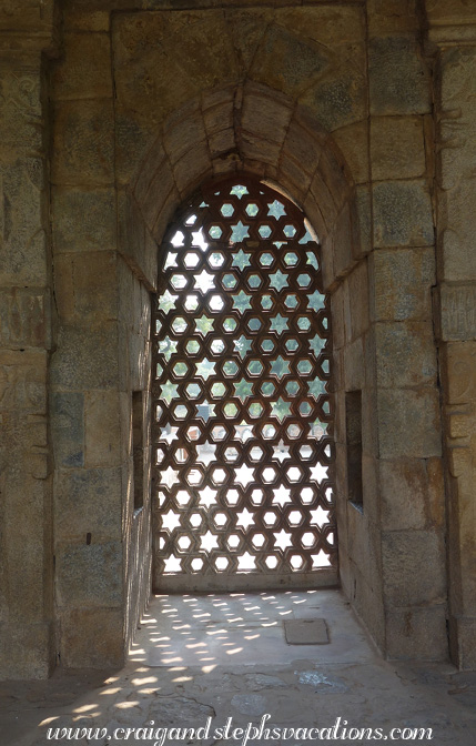 Jali screen, Alai Darwaza