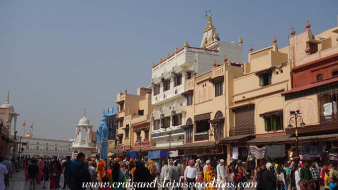 Approaching the Golden Temple