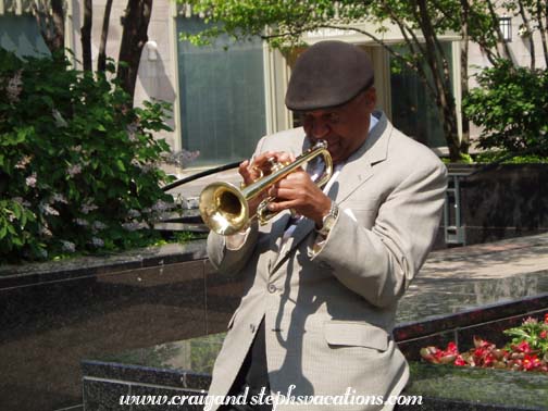 Trumpeter plays Summertime Trumpeter plays Summertime