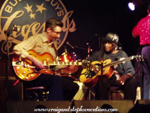Honeyboy Edwards performs with Devil in a Woodpile Honeyboy Edwards performs with Devil in a Woodpile