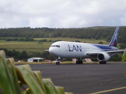 Lan Chile flight, Easter Island airport Lan Chile flight, Easter Island airport