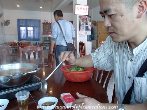 Sour spare rib hot pot in Gulong
