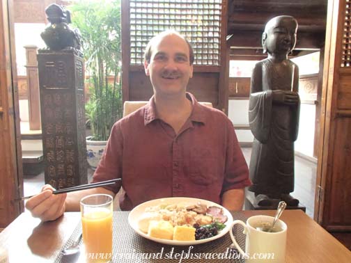 Breakfast at the Red Wall Garden