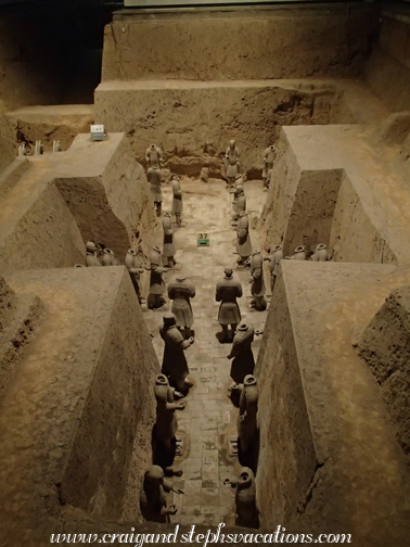 Military officers conferring, Pit #3 Military officers conferring, Pit #3