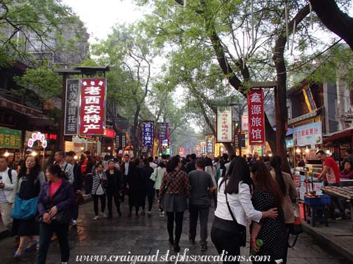 The dinner rush begins in the Muslim Quarter