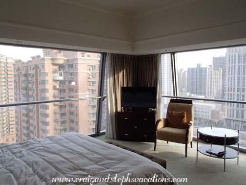 Corner room 1402, Shangri La Hotel