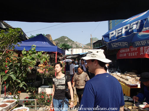 Craig at the Guiyang bird and flower market Craig at the Guiyang bird and flower market