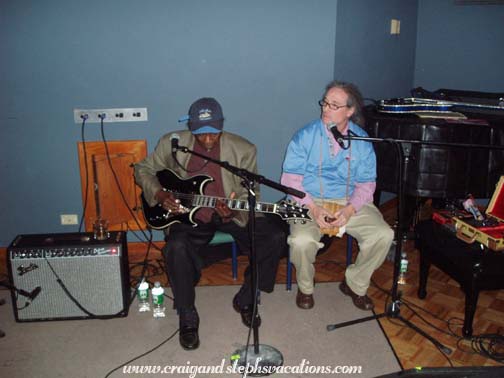 David Honeyboy Edwards and Michael Frank warming up, Set 2, RegattaBar 6/3/06