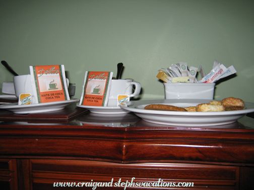 Coca tea and cookies at Casa Aliso