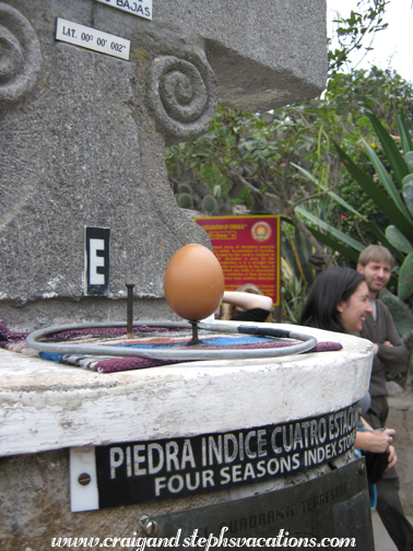 Craig balanced an egg on the head of a nail, Museo Inti Ñan Craig balanced an egg on the head of a nail, Museo Inti Ñan