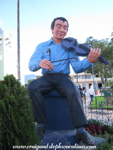 Statue in Cotacachi Statue in Cotacachi