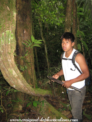 Ņame shows us the curare vine Ņame shows us the curare vine