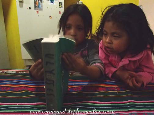 Sisa reads James Joyce's Ulysses - not the easiest way to learn English!