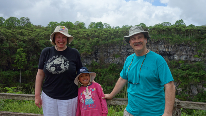 Achi Taita, Sisa, and Achi Taita at Los Gemelos