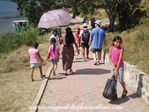 Walking to Lago Atitlan Walking to Lago Atitlan