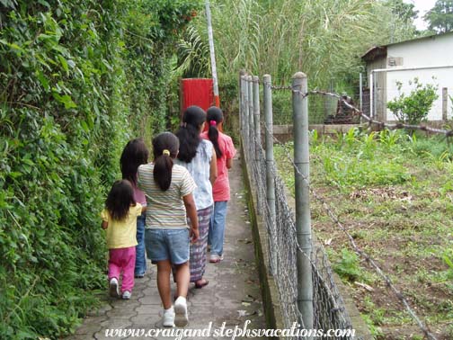 Walking to Humberto's father's farm Walking to Humberto's father's farm