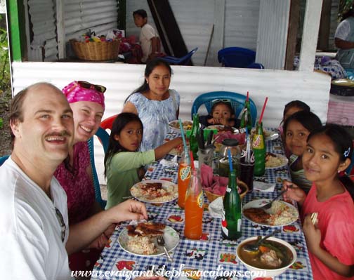 Craig, Steph, Yoselin, Paola, Paulina, Aracely, Yasmin, Paola, and Vanesa eating fried chicken Craig, Steph, Yoselin, Paola, Paulina, Aracely, Yasmin, Paola, and Vanesa eating fried chicken