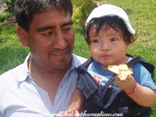 Humberto gives Eddy a banana Humberto gives Eddy a banana