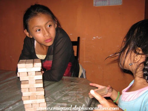 Laisa and Aracely play Jenga Laisa and Aracely play Jenga