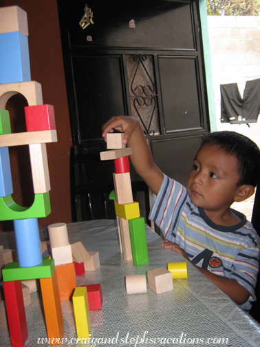 Eddy builds a tower