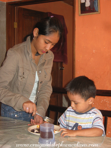 Vanesa serves Eddy breakfast Vanesa serves Eddy breakfast