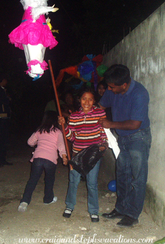 Yoselin attacks her piata
