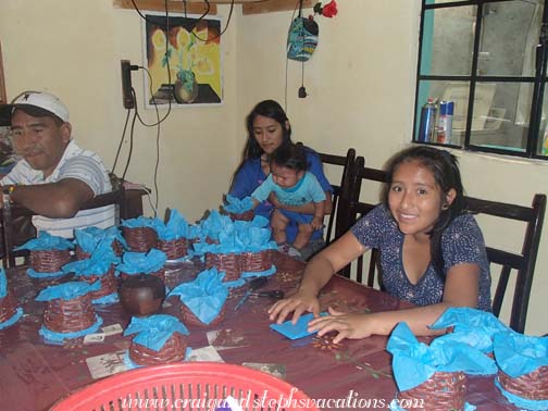 Assembling Yasmin's party decorations Assembling Yasmin's party decorations
