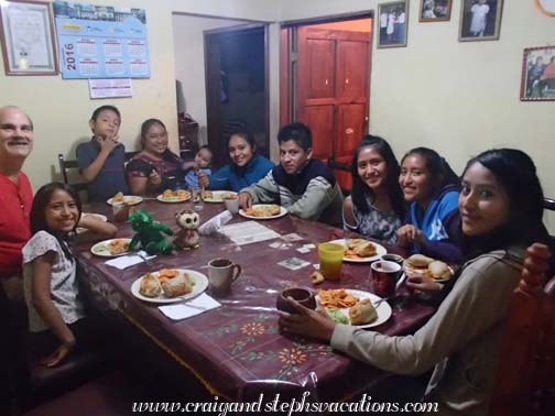 Dinner: Aracely, Craig, Eddy, Paulina, Ian, Paola, Jeremias, Yoselin, Yasmin, Vanesa Dinner: Aracely, Craig, Eddy, Paulina, Ian, Paola, Jeremias, Yoselin, Yasmin, Vanesa