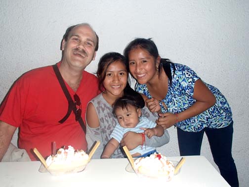 Craig, Yoselin, Ian, and Yasmin getting ice cream at Sarita