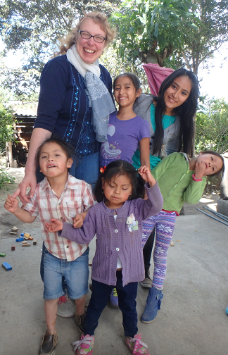 Achi Mama with Yupanqui, Aracely, Shina Tayanta, Vanesa, and Sisa